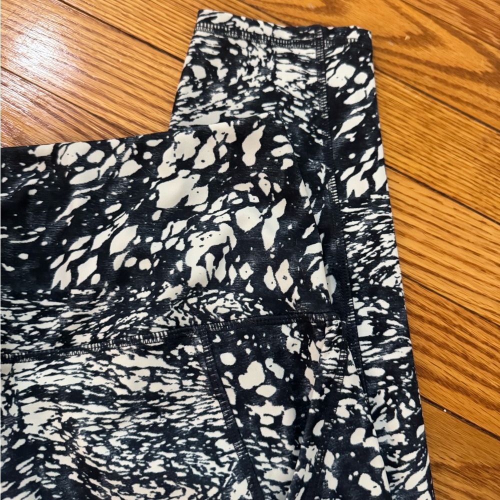 Move Theory Women’s Navy & White Athletic Apparel Set - Picture 7 of 8